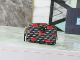 Picture of Prada Handbags _SKUfw226957138fw